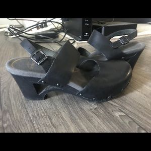 Shoes - Dansko Sandal Shoes - Dansko Sandal